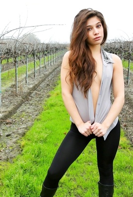 Let me introduce you all to kinky Ally Milano