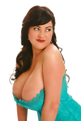 Bosomy Rachel Aldana has incredible juggs