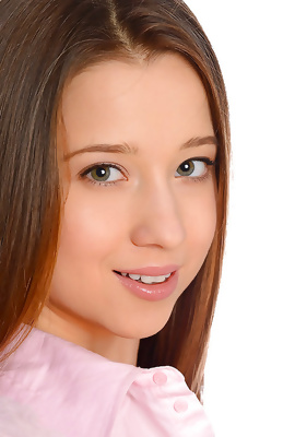 Gorgeous Taissa Shanti flashing her pink undies