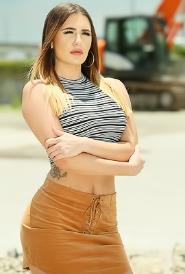 Ella Reese Looking For A Nice Big Drill