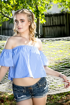 Anastasia Knight Sexy cutie orgasms in the hammock